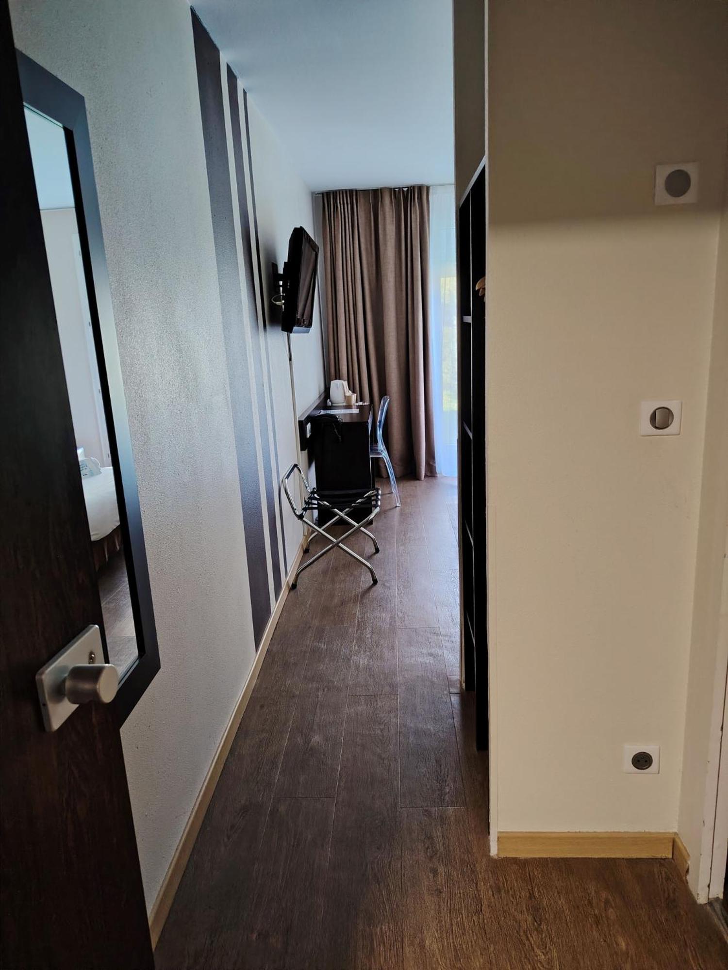 Kyriad Laon Exteriör bild